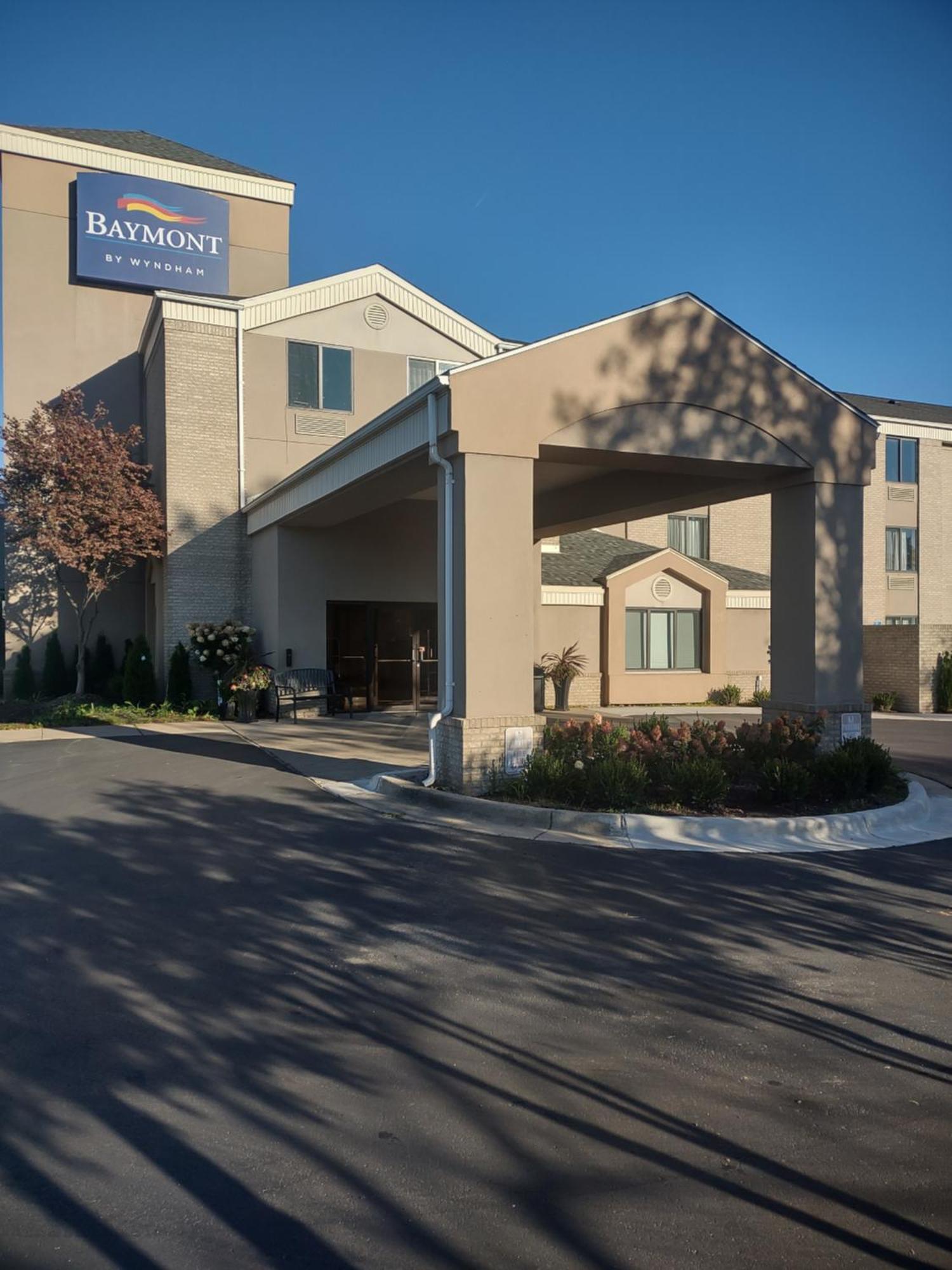 Baymont By Wyndham Flat Rock Hotell Exteriör bild