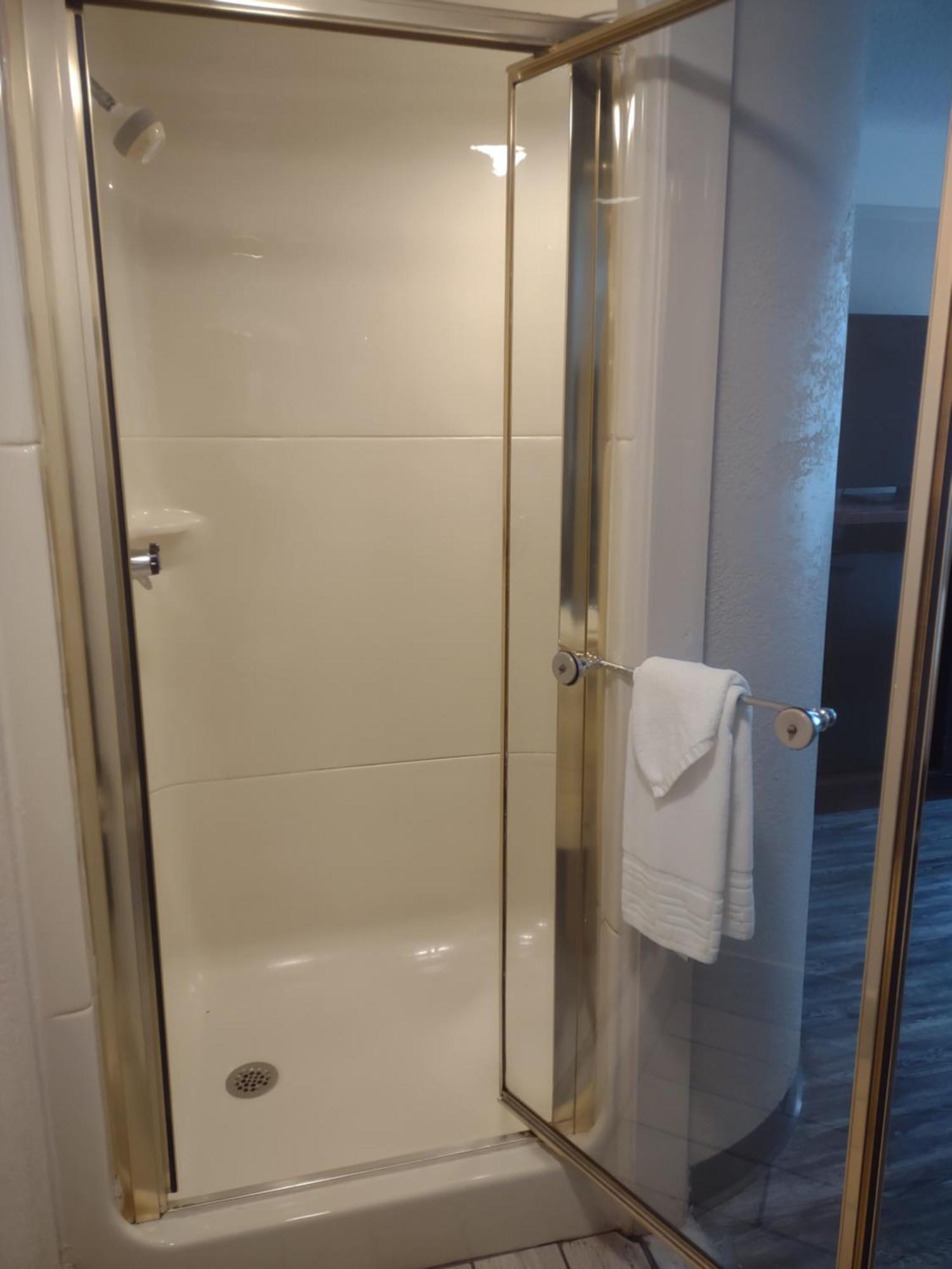 Baymont By Wyndham Flat Rock Hotell Exteriör bild