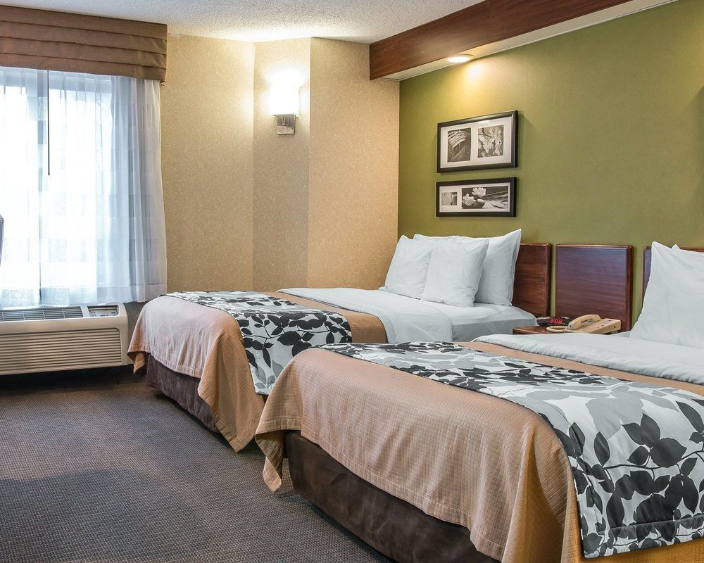 Baymont By Wyndham Flat Rock Hotell Exteriör bild